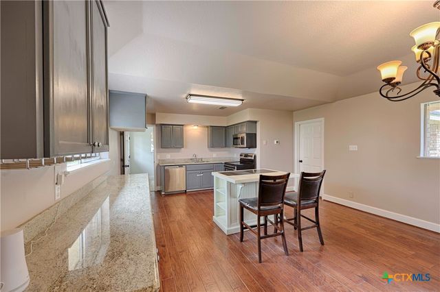 341 County Road 233, Hallettsville, TX 77964