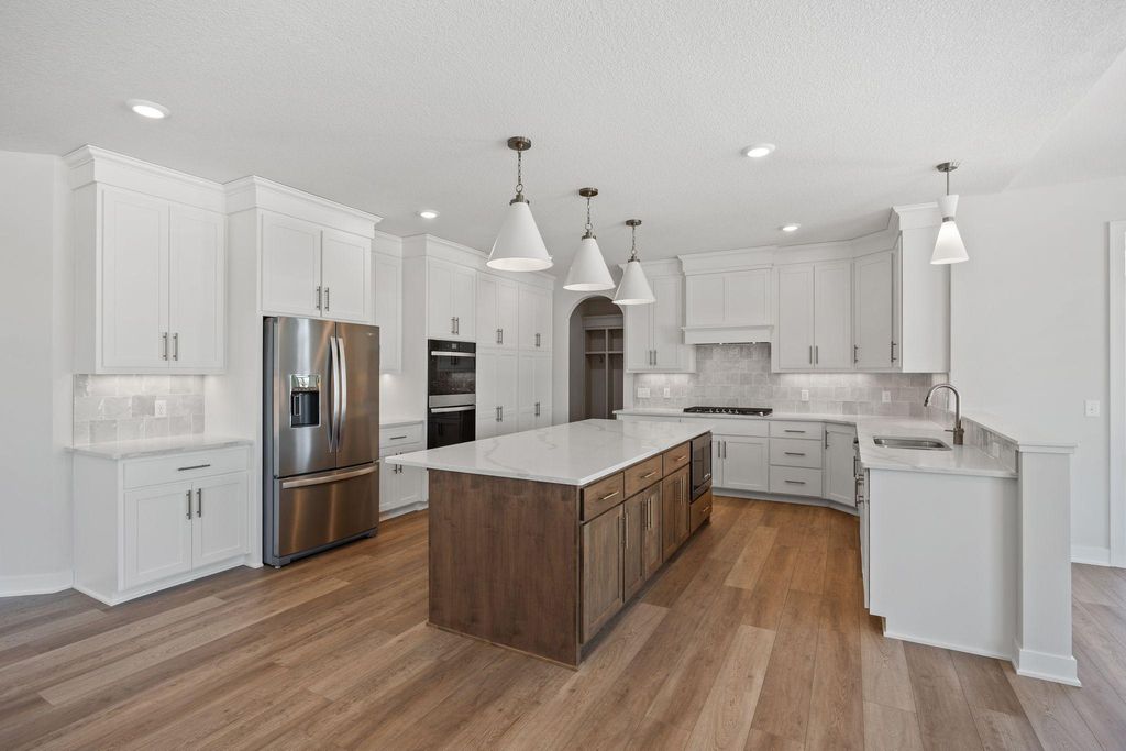 5028 Kyla Way SE, Prior Lake, MN 55372