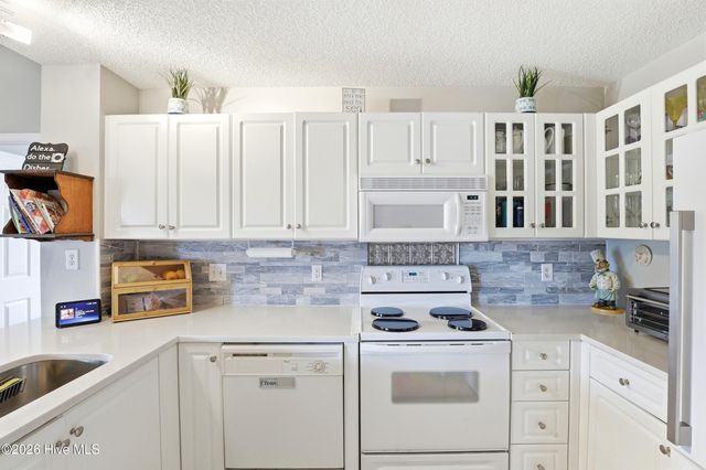 4146 Breezewood Drive Apt 203, Wilmington, NC 28412