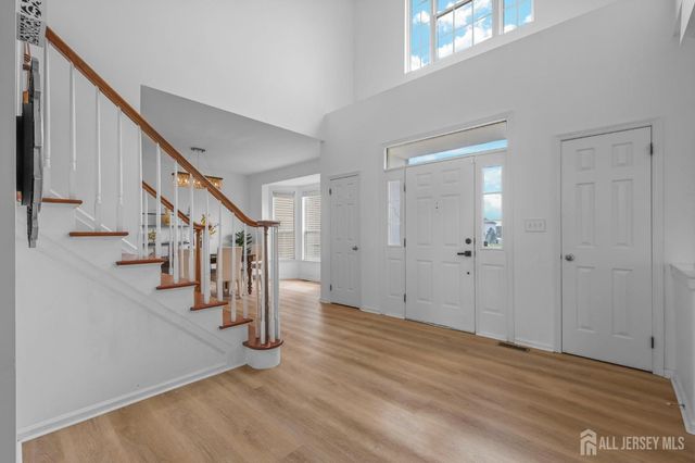 12 Wyckoff Place, Franklin, NJ 08823