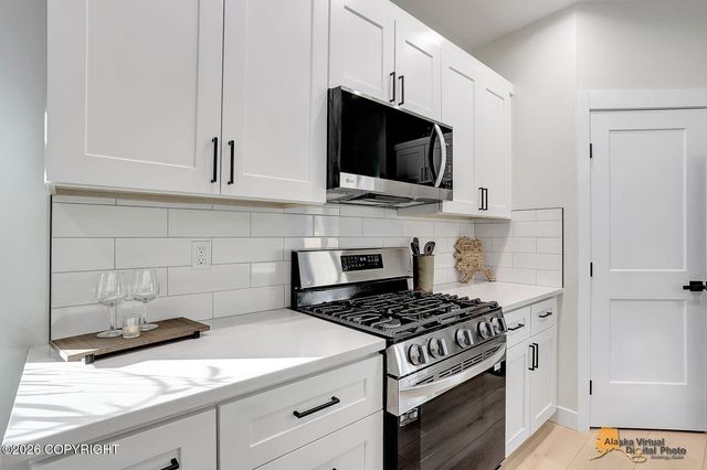 5560 N Suslositna Street, Wasilla, AK 99654