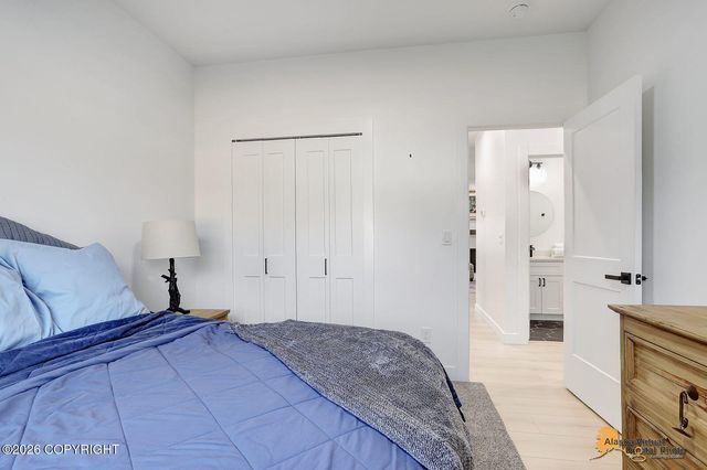 5560 N Suslositna Street, Wasilla, AK 99654