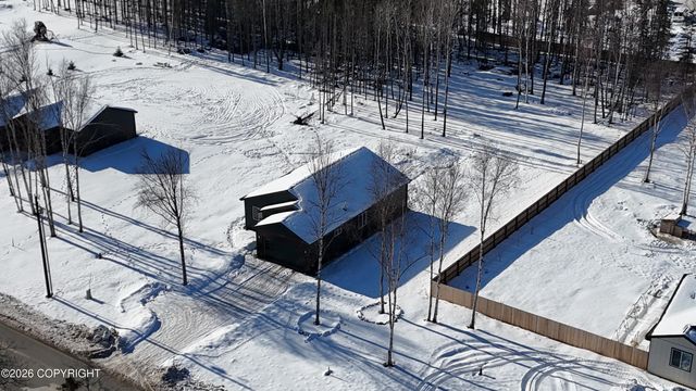 5560 N Suslositna Street, Wasilla, AK 99654