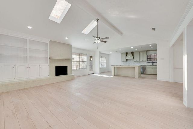 903 Elmwood Court, Euless, TX 76039