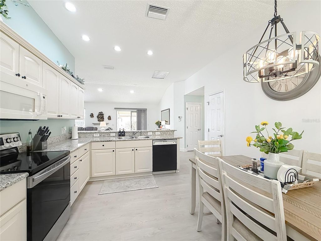 Image 11 of property listing at Address unavailable.