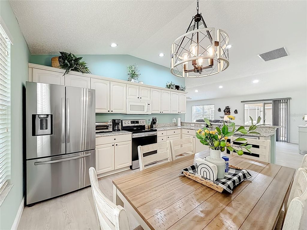 Image 12 of property listing at Address unavailable.