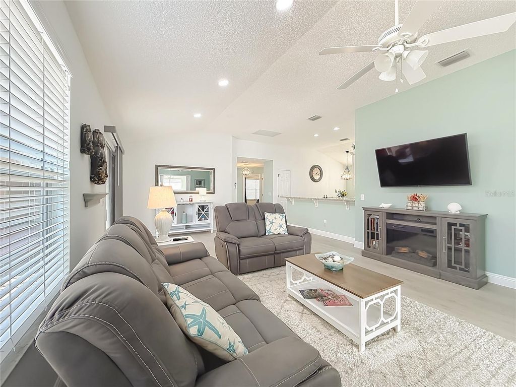 Image 18 of property listing at Address unavailable.