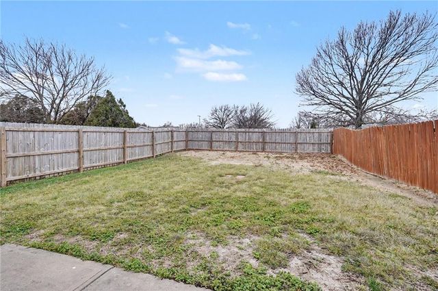 2343 Surrey Drive, Lawrence, KS 66046