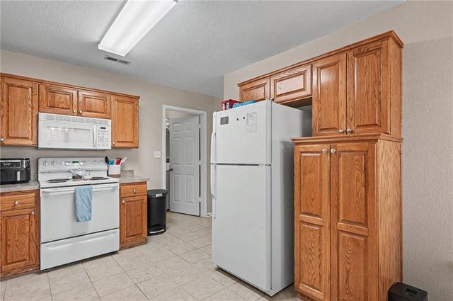 2343 Surrey Drive, Lawrence, KS 66046