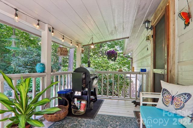 782 Setzer Cove Road, Maggie Valley, NC 28751
