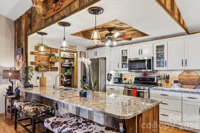 782 Setzer Cove Road, Maggie Valley, NC 28751