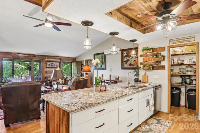 782 Setzer Cove Road, Maggie Valley, NC 28751