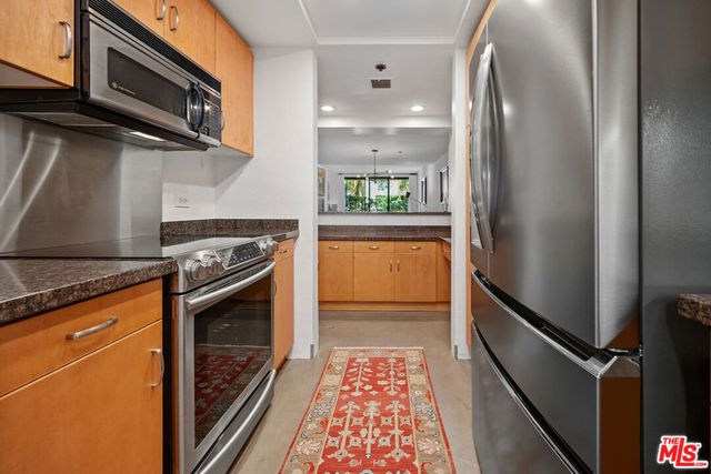 2960 Neilson Way 103, Santa Monica, CA 90405