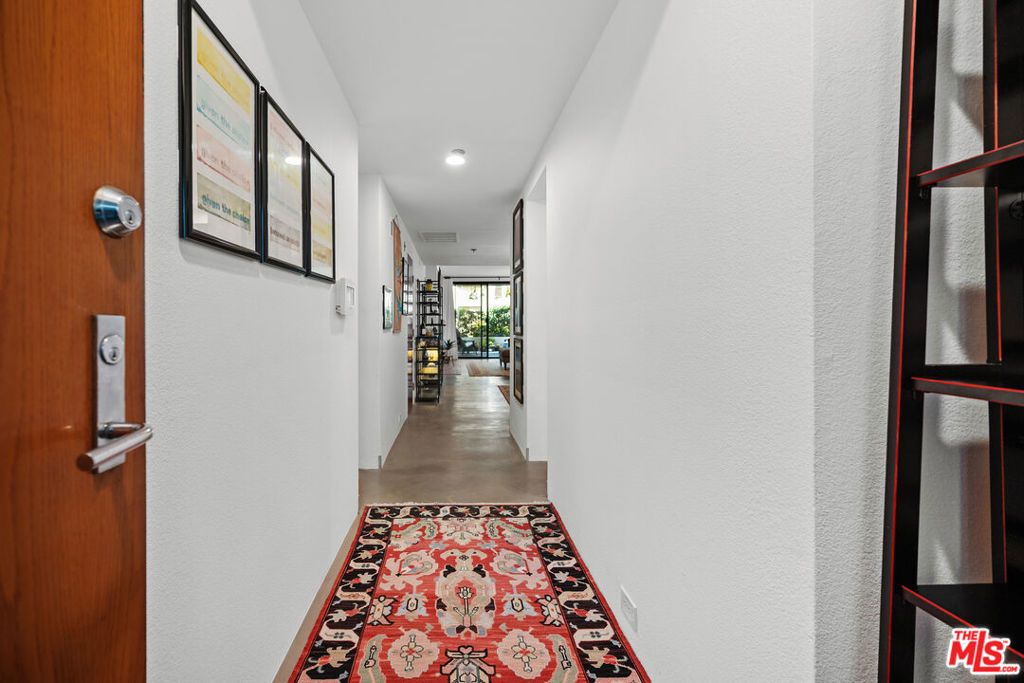 Image 2 of property listing at 2960 Neilson Way 103, Santa Monica, CA 90405