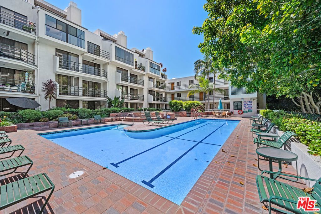 Image 23 of property listing at 2960 Neilson Way 103, Santa Monica, CA 90405