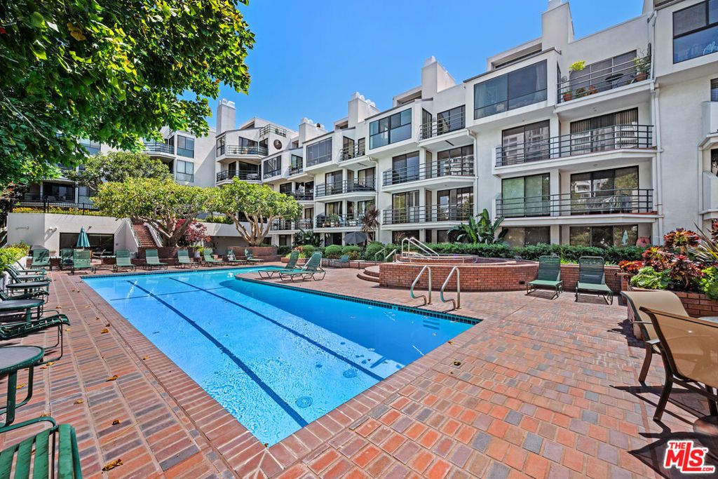 Image 24 of property listing at 2960 Neilson Way 103, Santa Monica, CA 90405