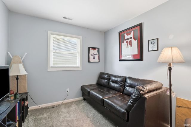 9002 Hemphill Drive, Fort Wayne, IN 46819