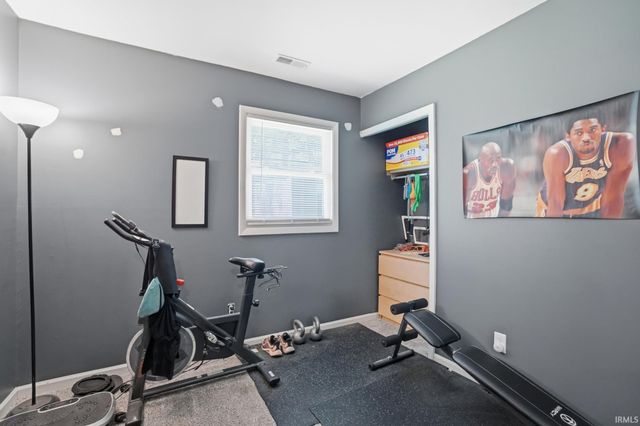 9002 Hemphill Drive, Fort Wayne, IN 46819
