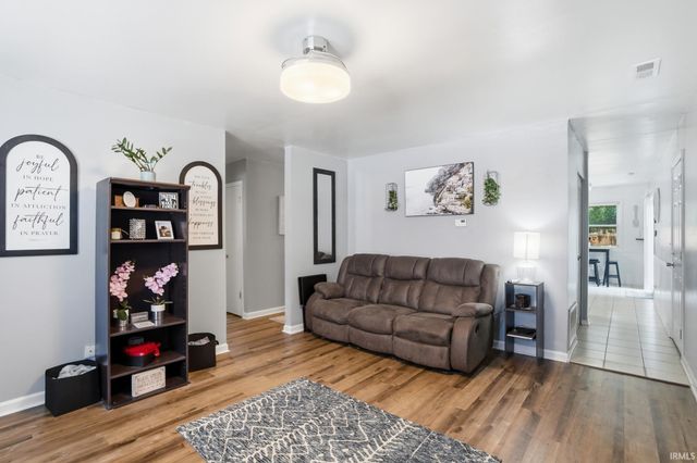 9002 Hemphill Drive, Fort Wayne, IN 46819