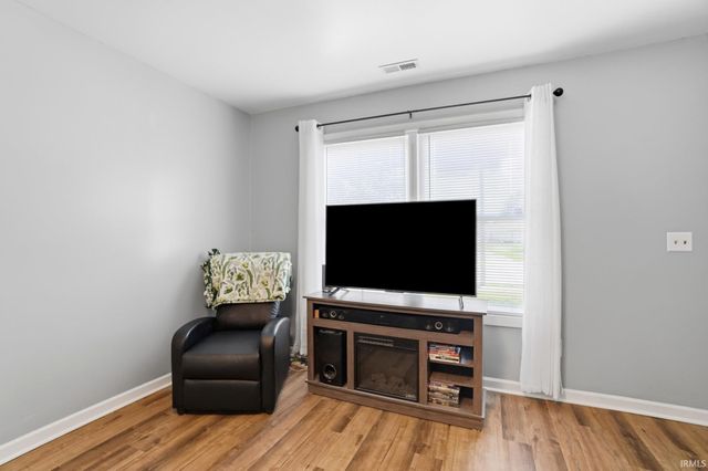 9002 Hemphill Drive, Fort Wayne, IN 46819