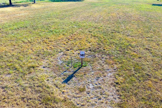 315 Lakewood Lane, Honey Grove, TX 75446
