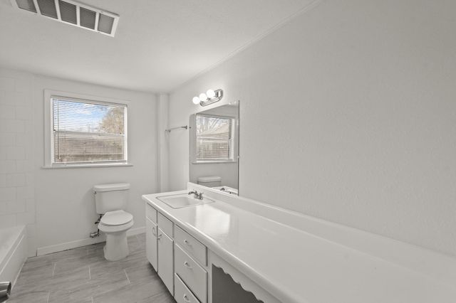 105 W Linney Street, Dayton, TX 77535