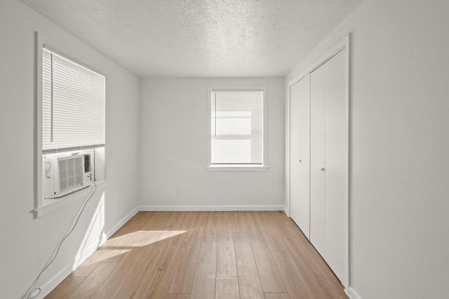 105 W Linney Street, Dayton, TX 77535