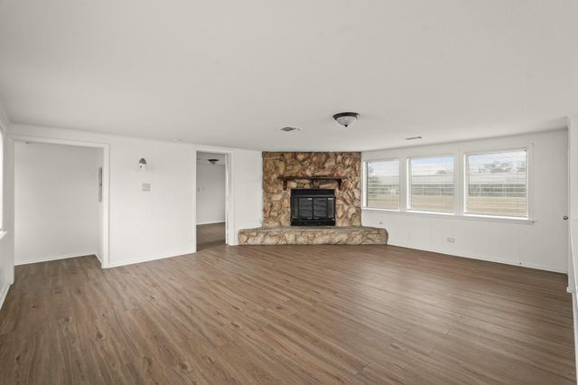 105 W Linney Street, Dayton, TX 77535
