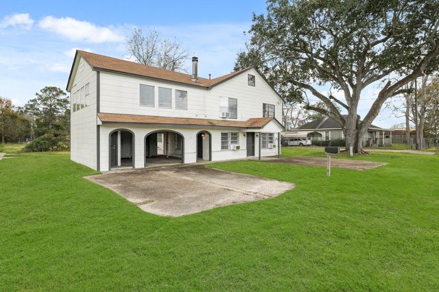 105 W Linney Street, Dayton, TX 77535