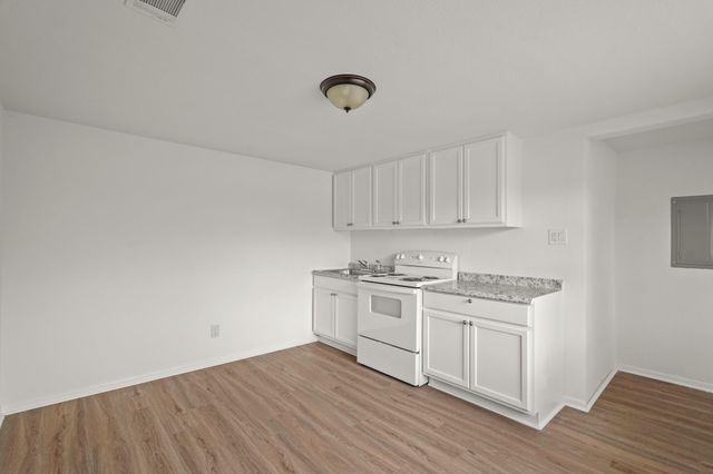 105 W Linney Street, Dayton, TX 77535