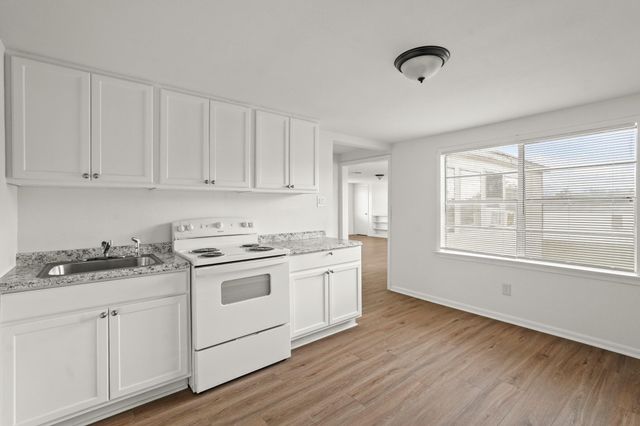 105 W Linney Street, Dayton, TX 77535