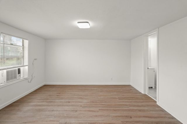 105 W Linney Street, Dayton, TX 77535