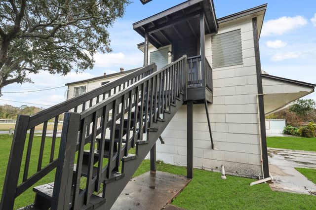 105 W Linney Street, Dayton, TX 77535