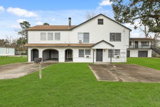 105 W Linney Street, Dayton, TX 77535