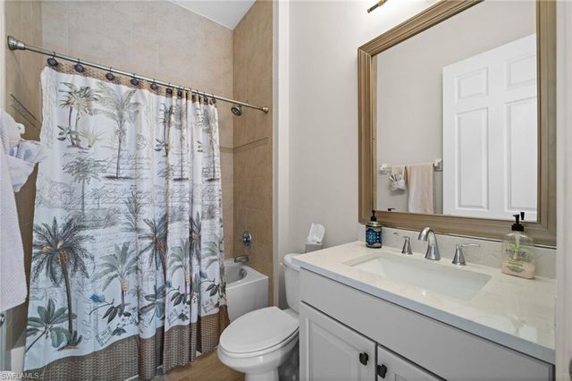 6821 Il Regalo CIR, Naples, FL 34109