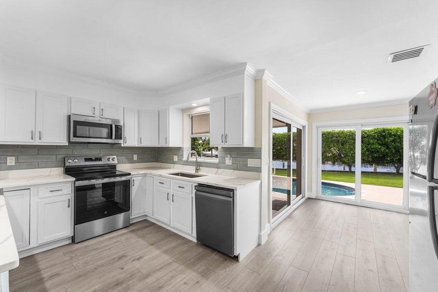 638 Shore Drive, Boynton Beach, FL 33435