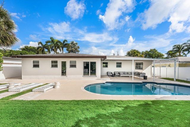 638 Shore Drive, Boynton Beach, FL 33435