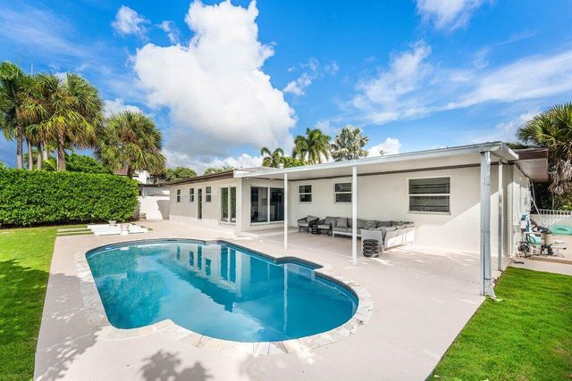 638 Shore Drive, Boynton Beach, FL 33435