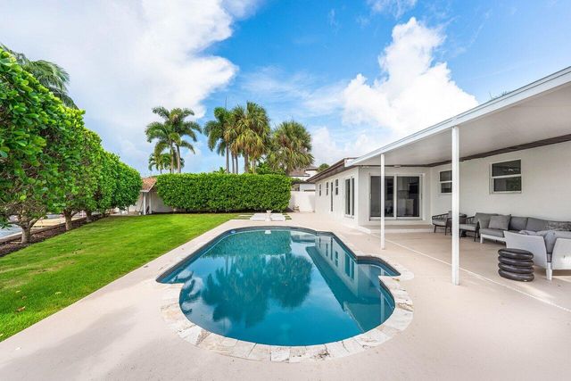 638 Shore Drive, Boynton Beach, FL 33435