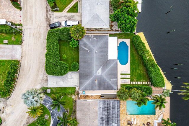 638 Shore Drive, Boynton Beach, FL 33435