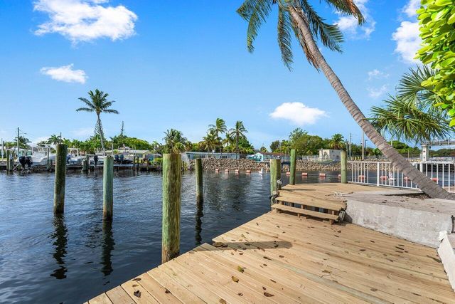 638 Shore Drive, Boynton Beach, FL 33435
