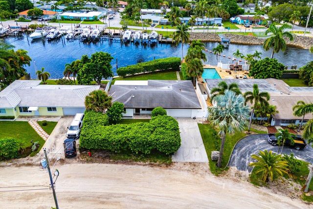 638 Shore Drive, Boynton Beach, FL 33435