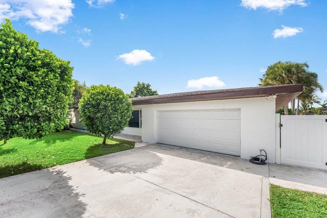 638 Shore Drive, Boynton Beach, FL 33435