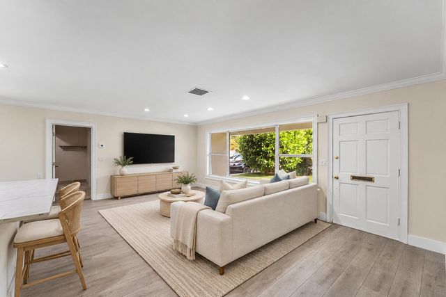 638 Shore Drive, Boynton Beach, FL 33435