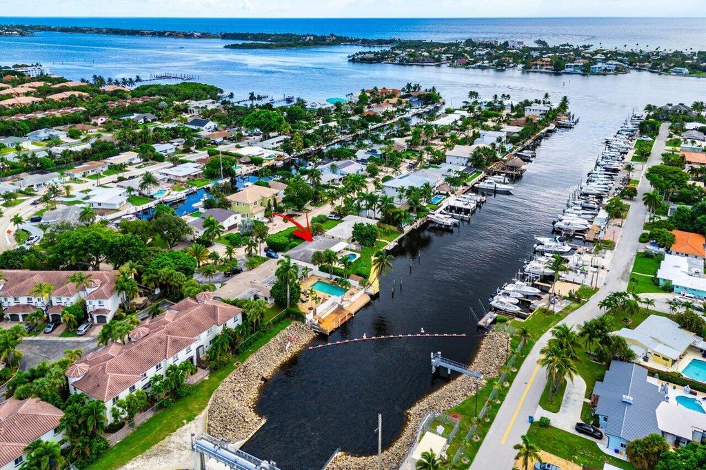638 Shore Drive, Boynton Beach, FL 33435