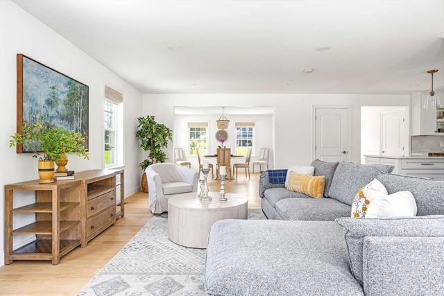 9 Hidden Hills Drive, Seekonk, MA 02771