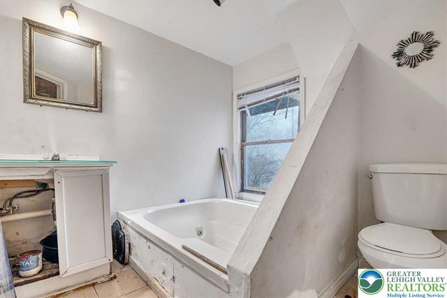 417 Hickory Drive, Jackson Twp, PA 18372