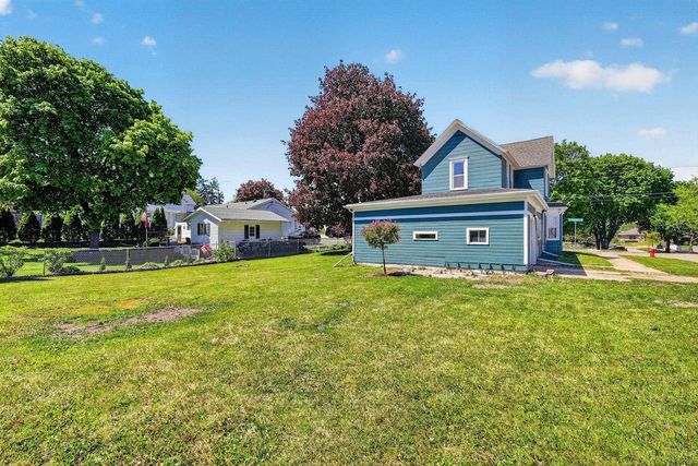 101 Broadway Street, Stoughton, WI 53589