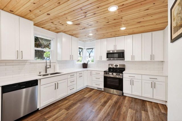 101 Broadway Street, Stoughton, WI 53589
