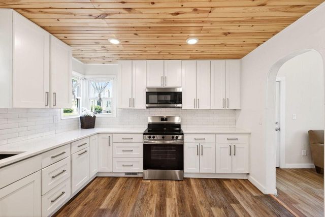 101 Broadway Street, Stoughton, WI 53589
